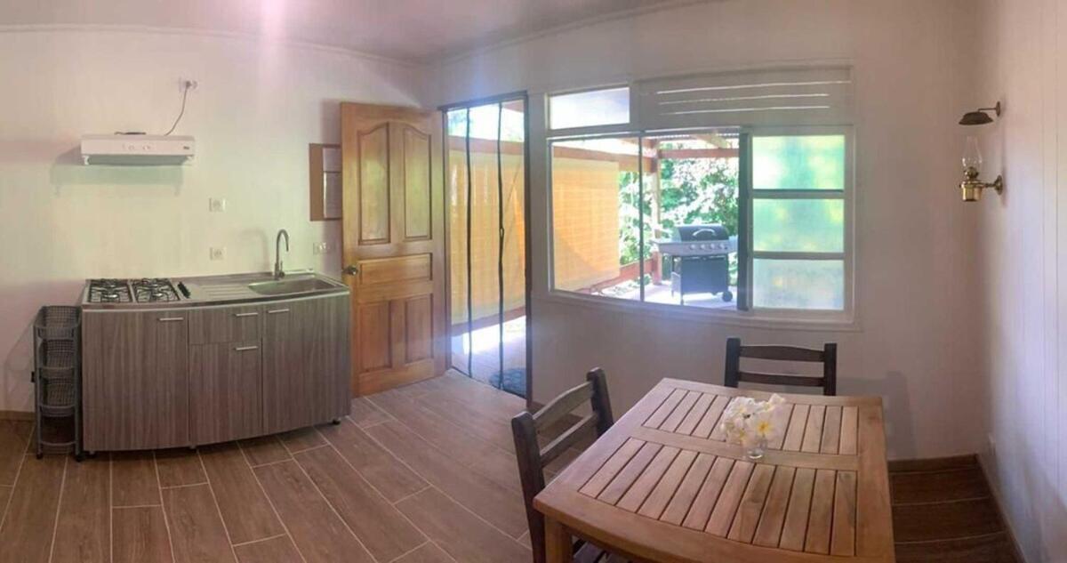 Moana Breeze Rangiroa - Rental Car Included - Air Conditioning - Wi-Fi Tiputa Room photo